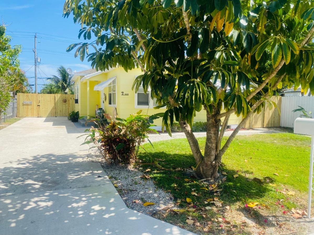 5 Min To Beach Large Living Room Fenced Backyard Bbq Firepit Driveway Boat Parking Lake Worth Beach Dış mekan fotoğraf